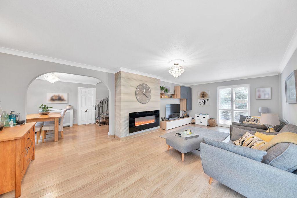 Property photo 1 of 29