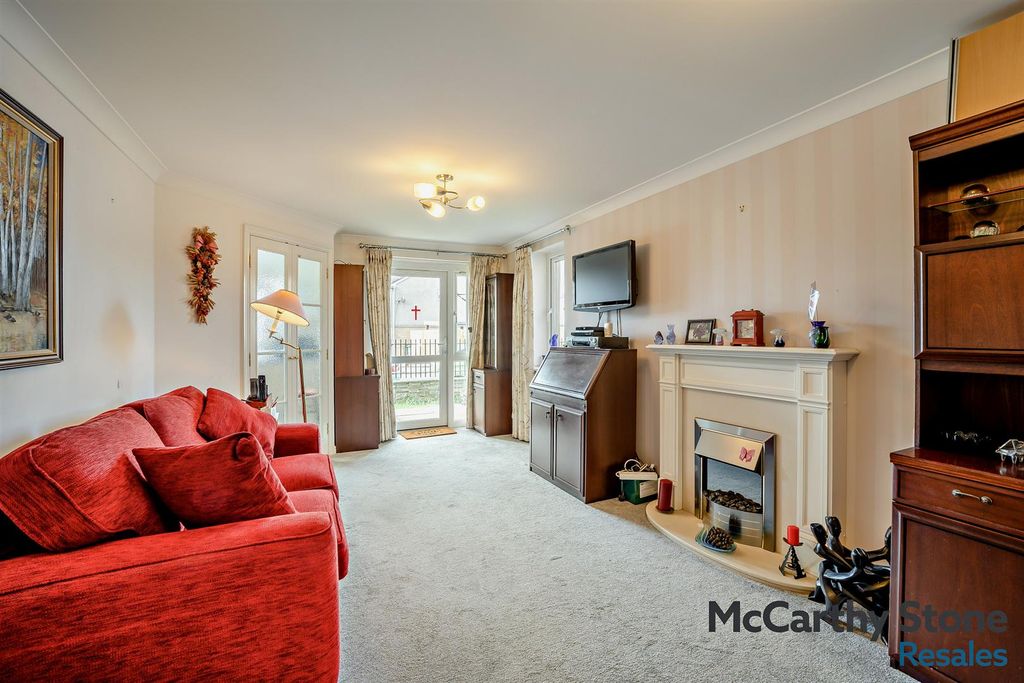 Property photo 2 of 14 Living Room