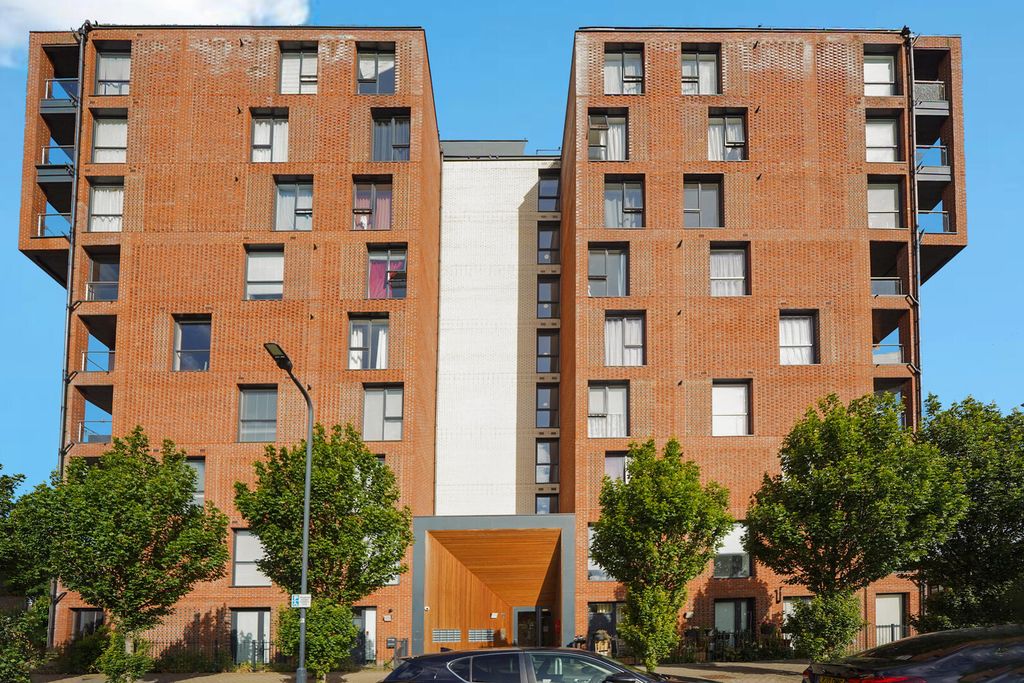 Property photo 3 of 14 Front (Exterior)