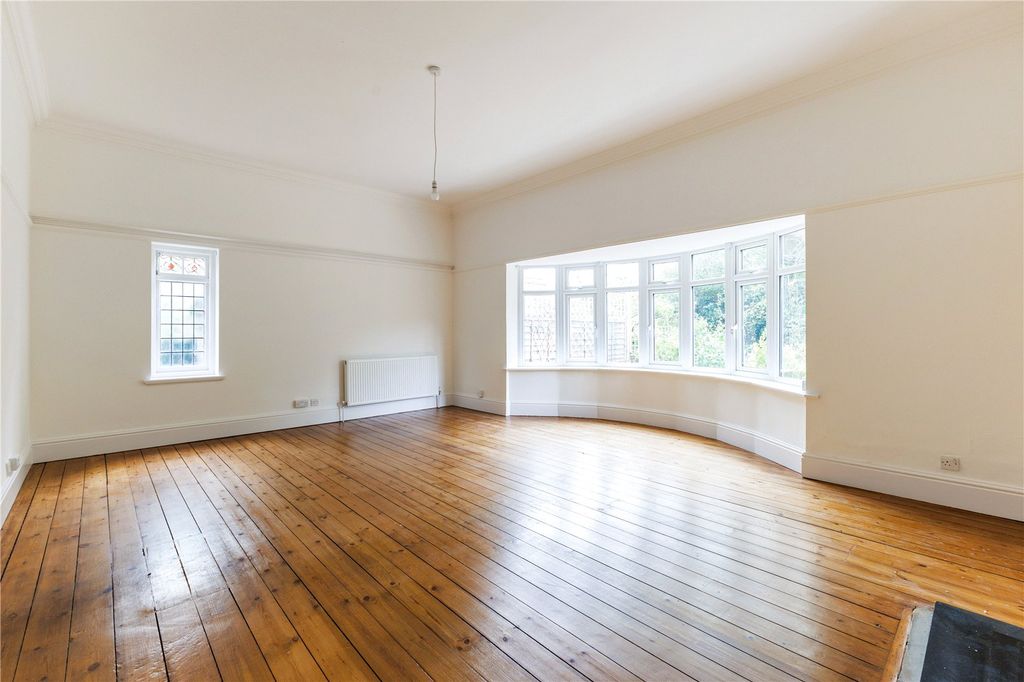 Property photo 2 of 16 Sitting Room