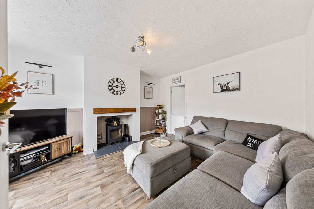 Property photo 2 of 19