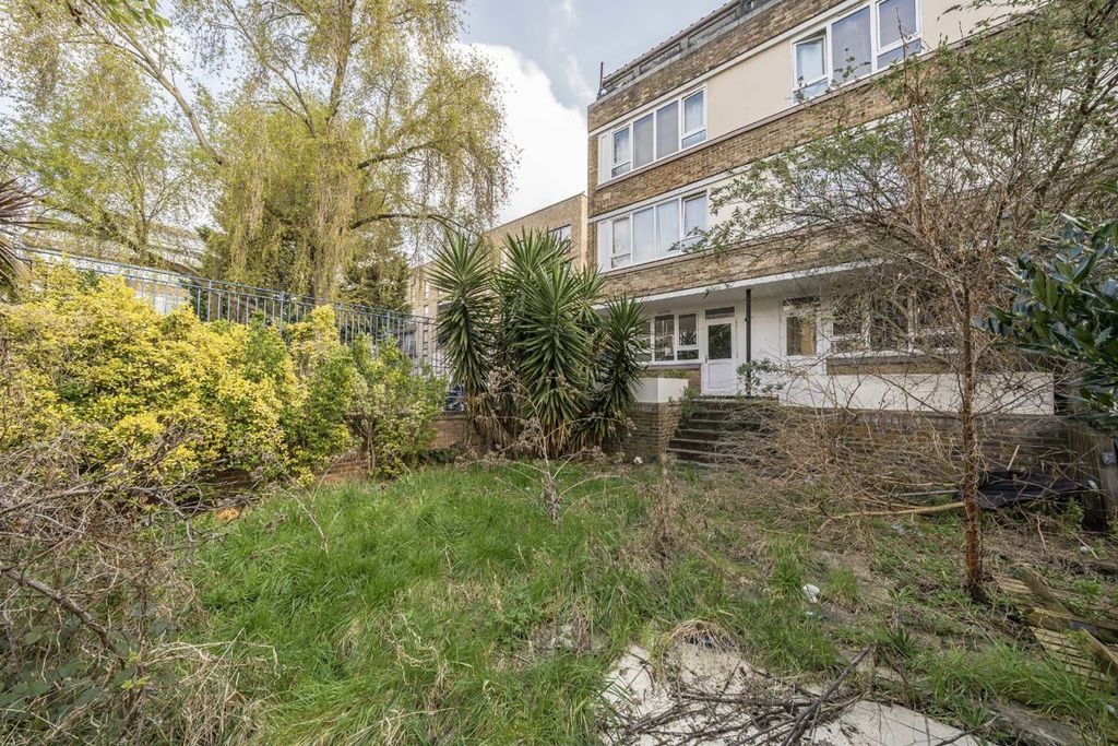 Property photo 3 of 11