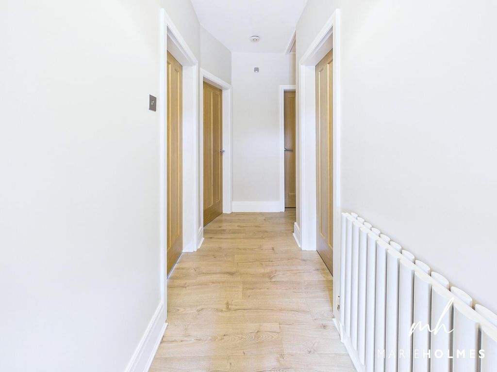 Property photo 3 of 28 Hallway