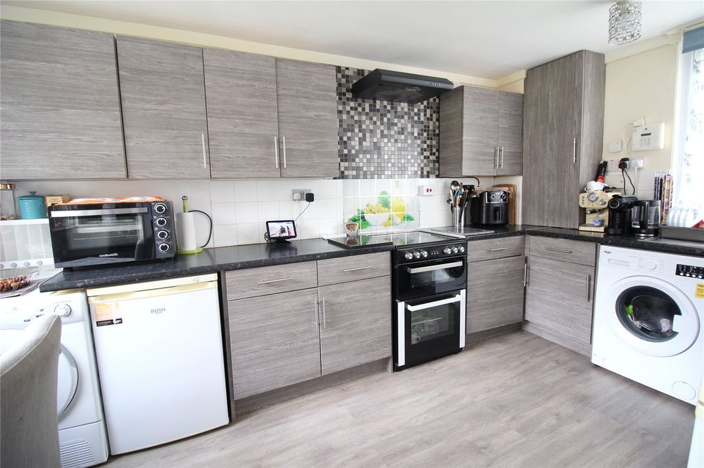 Property photo 3 of 18 Picture No. 07