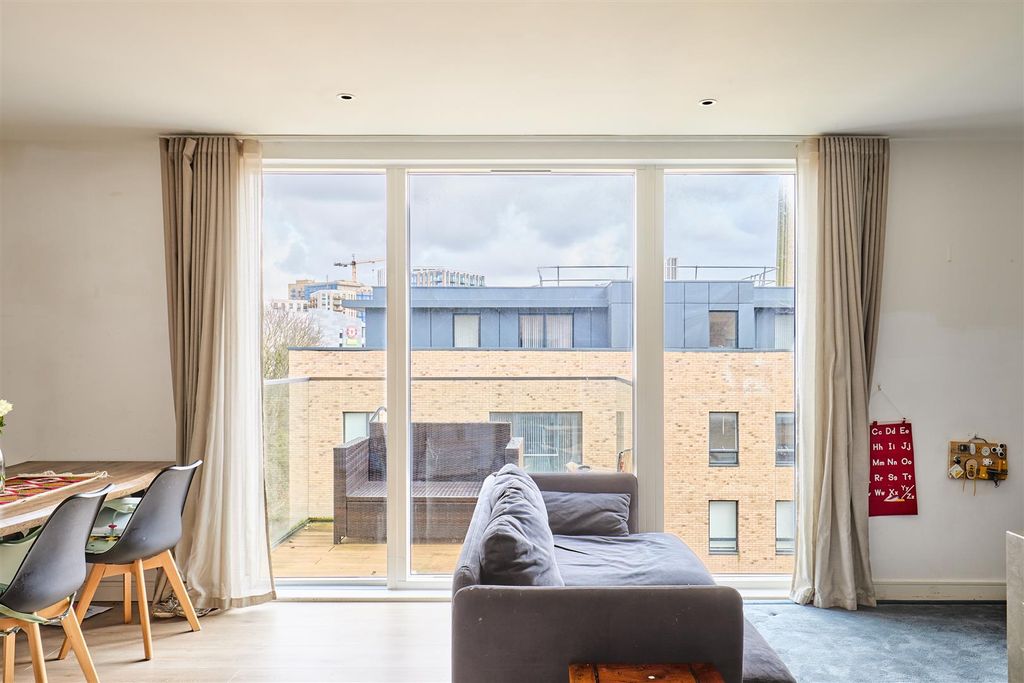 Property photo 3 of 29