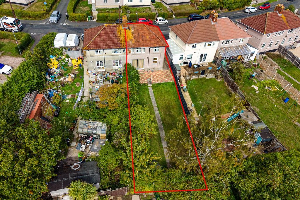 Property photo 3 of 31 55 Springleaze, Knowle, Bristol Bs4 2Tu | Freehold