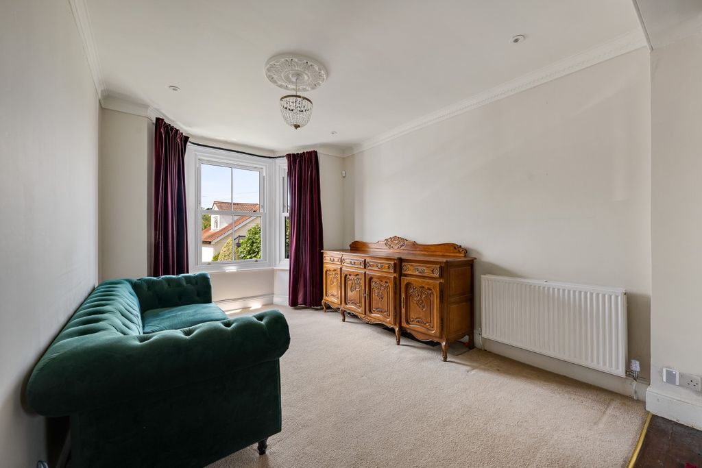 Property photo 3 of 18 3728375