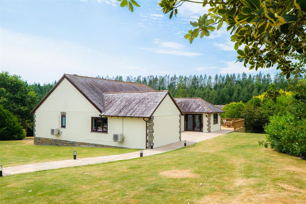 Property photo 3 of 25 Parry St.Mellion Bungalow01.Jpg