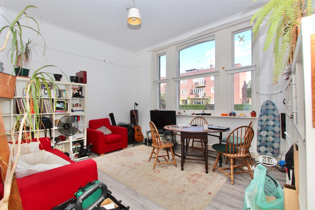 Property photo 1 of 11 Amhurst Road, N16