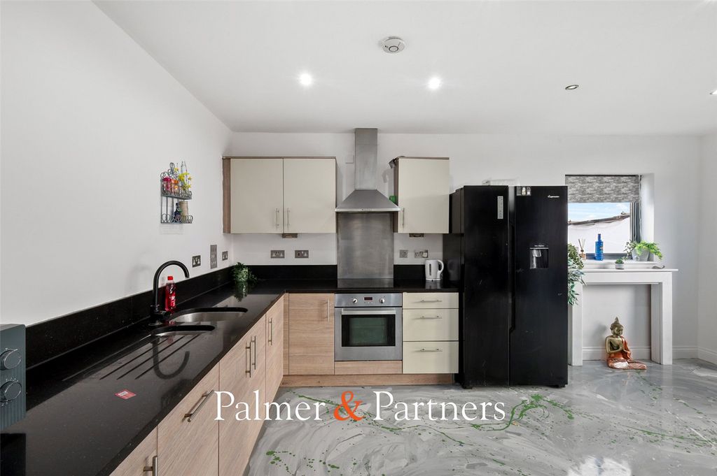 Property photo 3 of 12 Picture No. 04