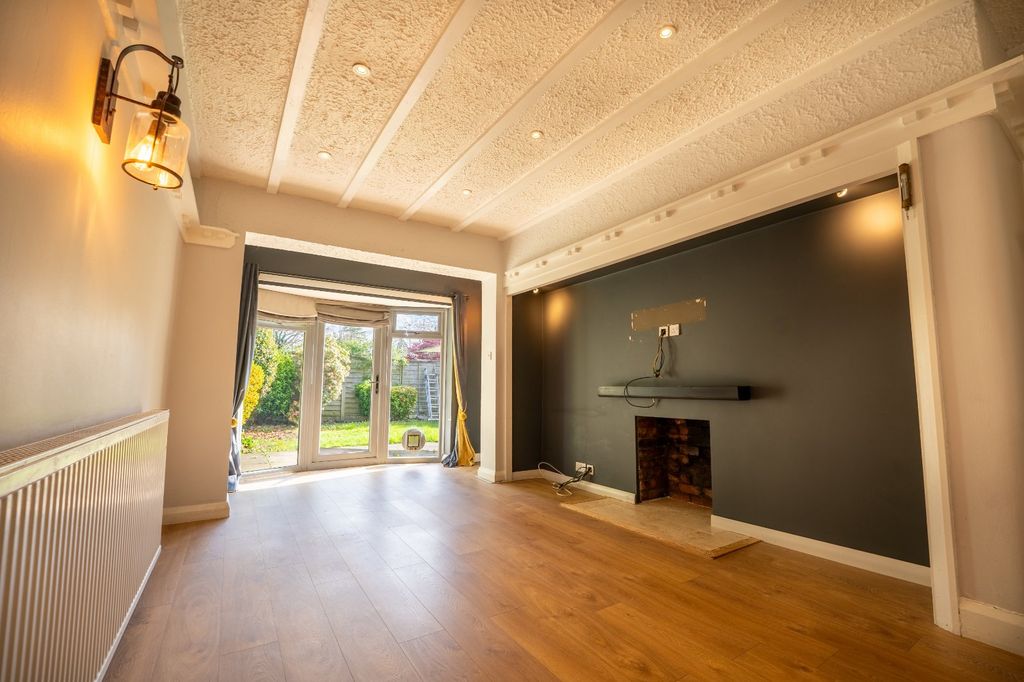 Property photo 2 of 18 Living Room