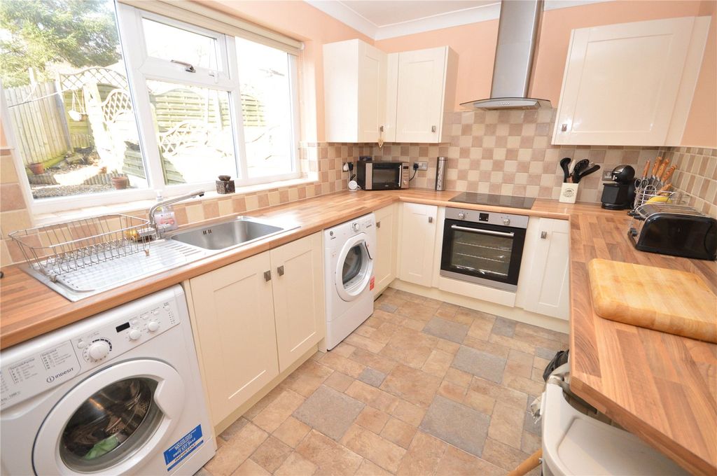 Property photo 2 of 12 Picture No. 10