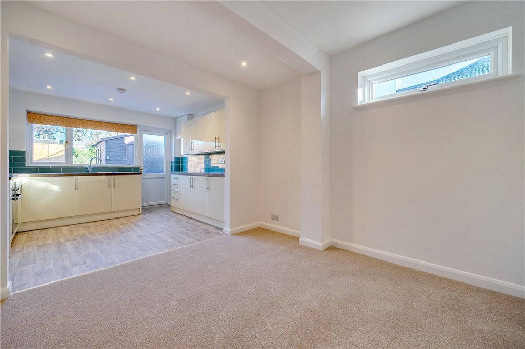 Property photo 3 of 12 Picture No. 10