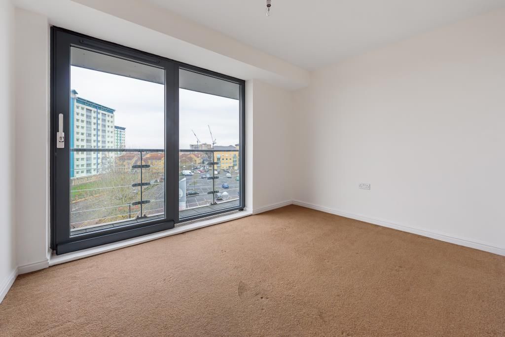 Property photo 3 of 10 Bedroom