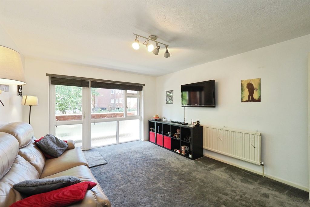 Property photo 2 of 17