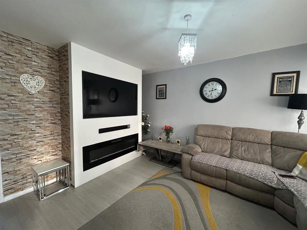 Property photo 2 of 16 Img-20251118-Wa0013.Jpg