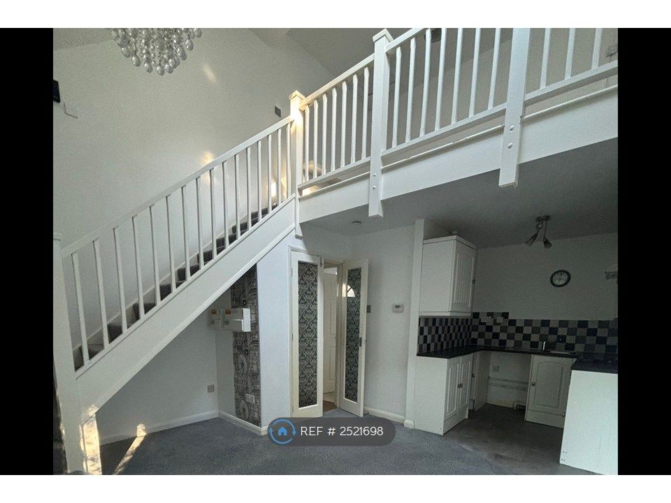 Property photo 3 of 12 Entrance View