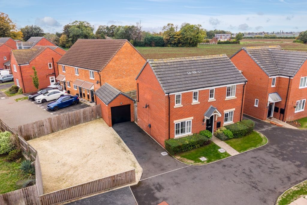 Property photo 1 of 24 9 Swift Gardens (Kirton)-2