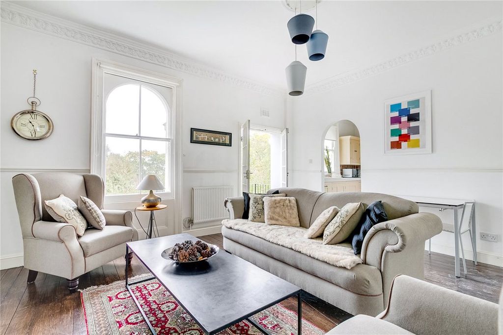 Property photo 1 of 5