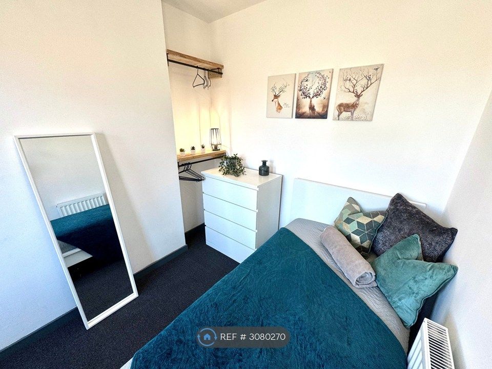 Property photo 2 of 25