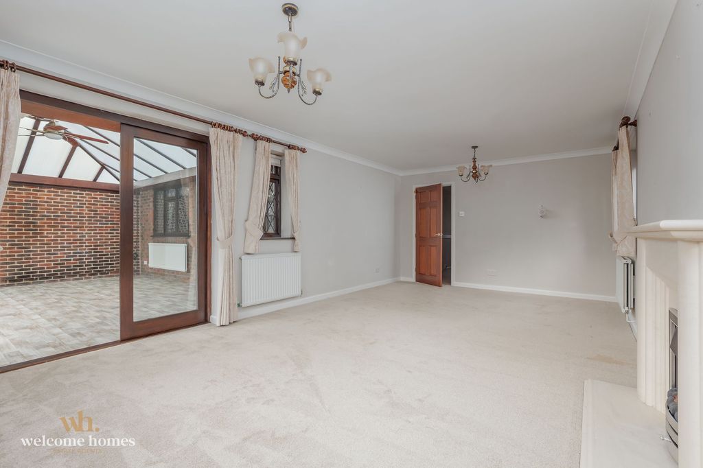 Property photo 2 of 20