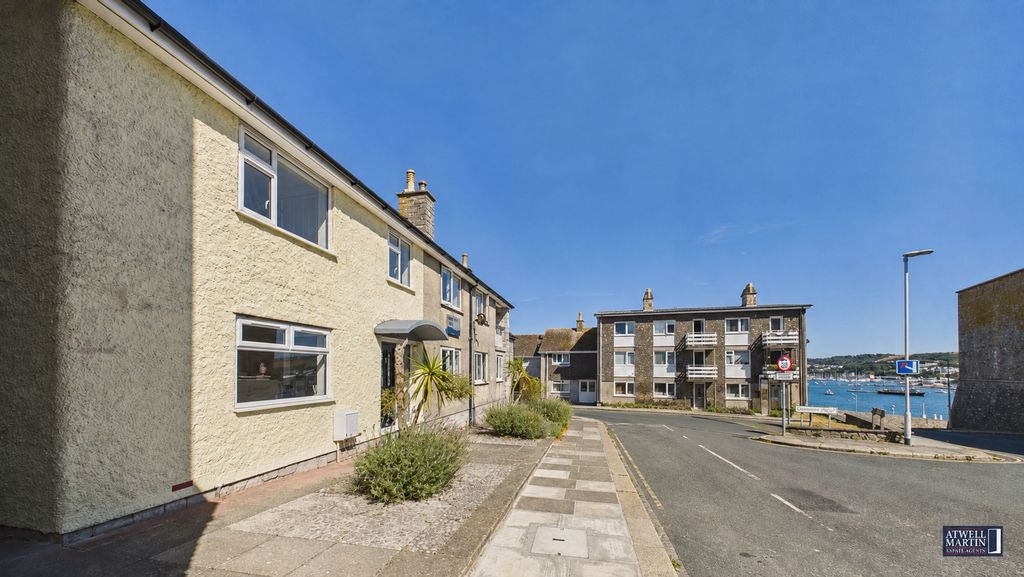 Property photo 2 of 37
