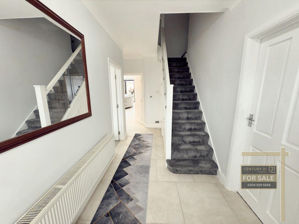Property photo 2 of 33