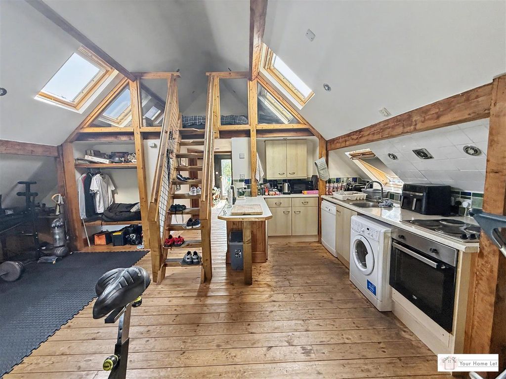 Property photo 3 of 10 3.Jpg