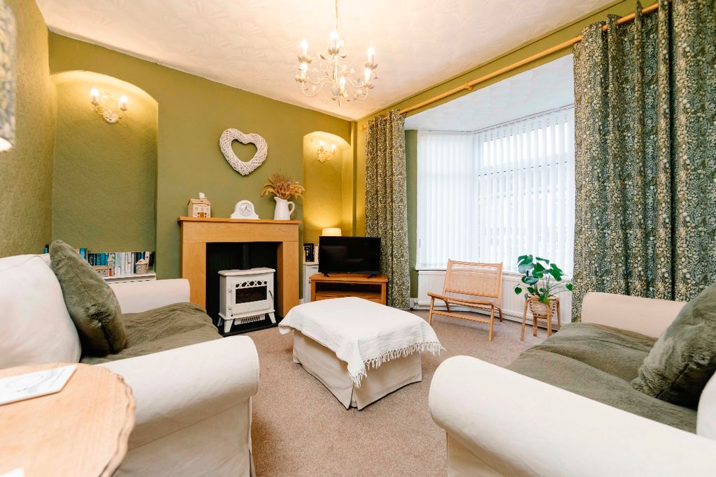 Property photo 2 of 23