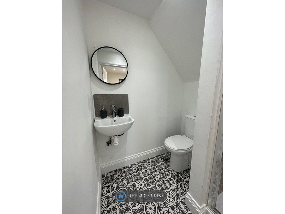 Property photo 3 of 7 Room 1 En-Suite