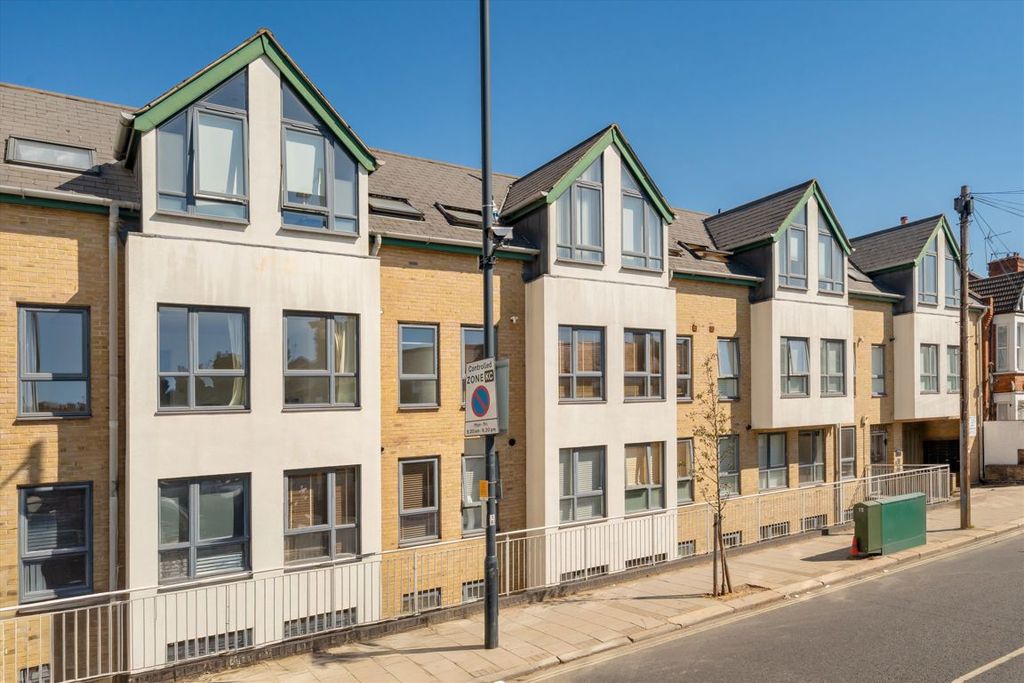 Property photo 1 of 6