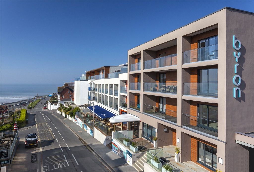 2 bed flat for saleBeach Road, Woolacombe, Devon EX34 photo 4