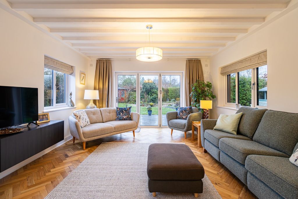 Property photo 2 of 38 4864627