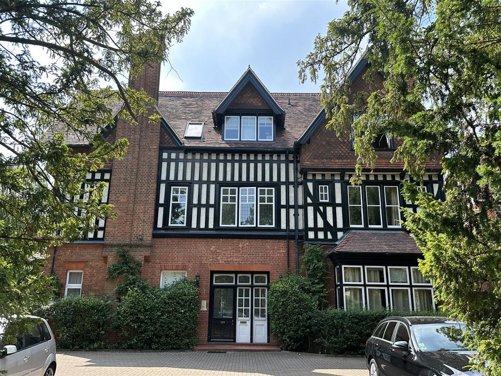 Property photo 1 of 11 109 Banbury Road External3.Jpg