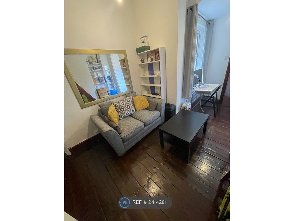 Property photo 1 of 18 Living Area