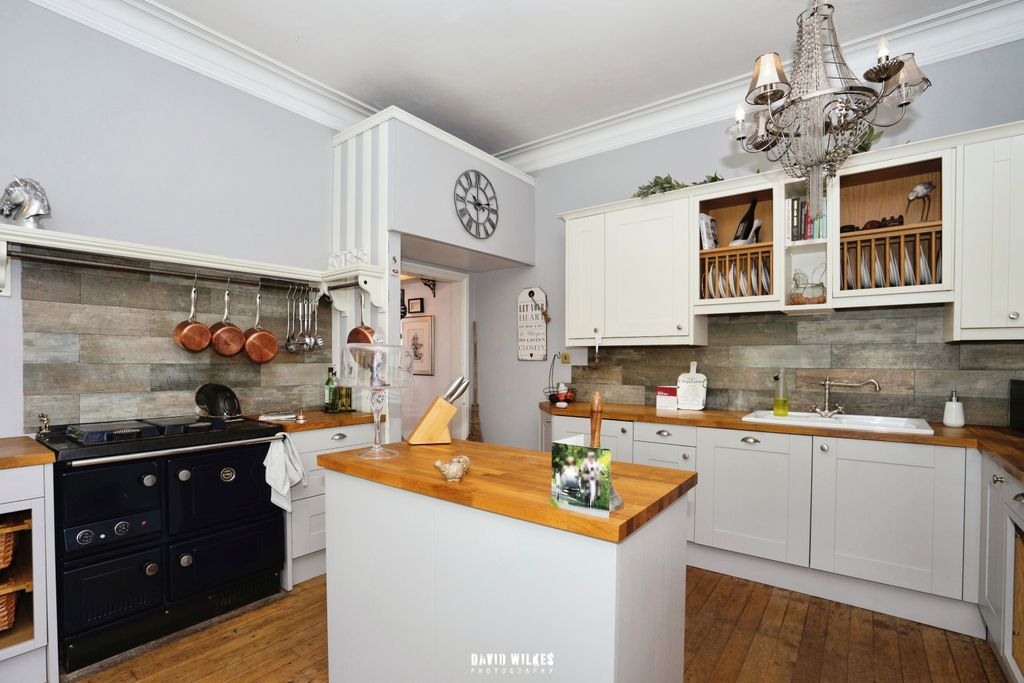 Property photo 3 of 17 Photography