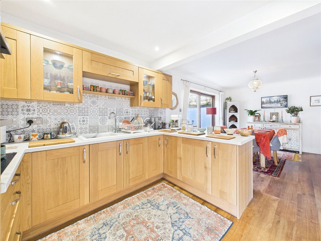 Property photo 3 of 37 Picture No. 05