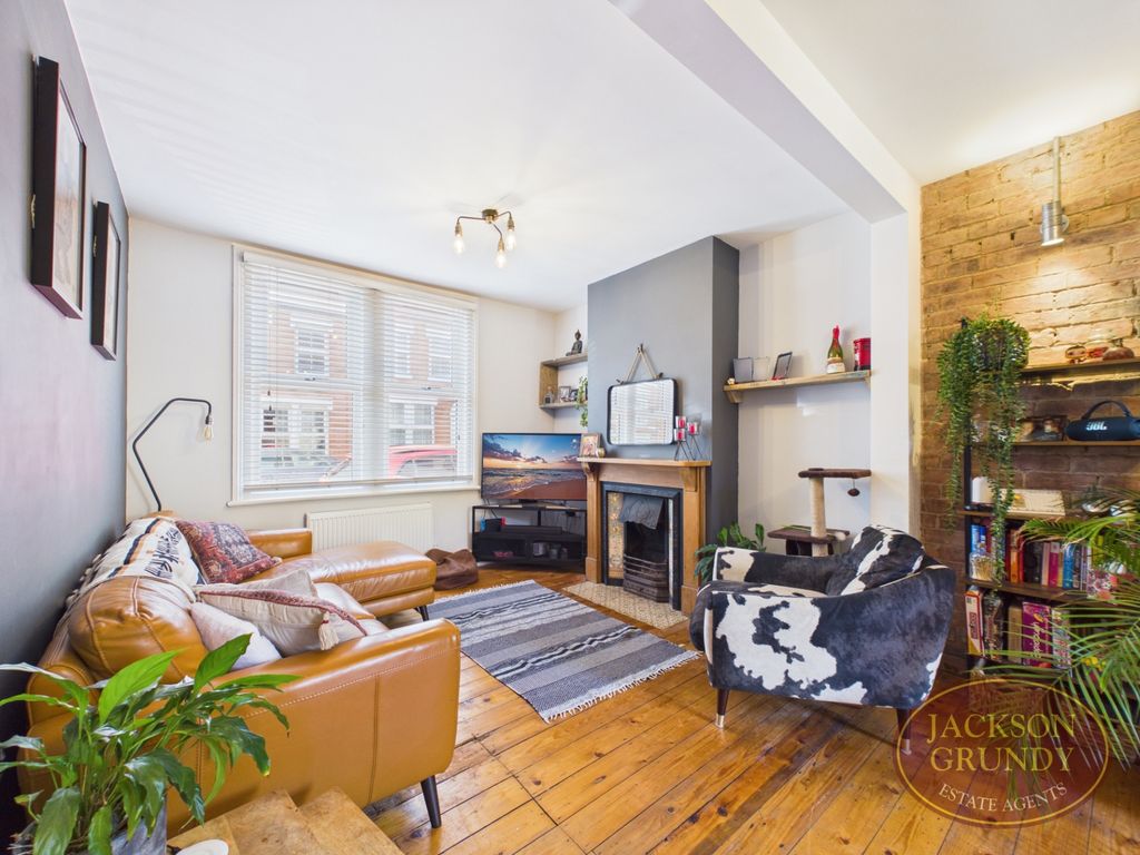 Property photo 2 of 13 Artizan Road