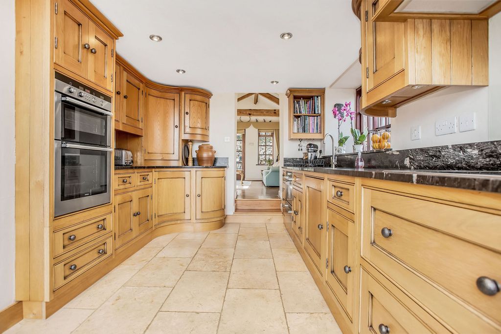 Property photo 2 of 44