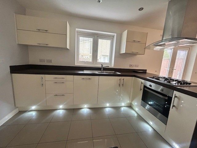 Property photo 3 of 27