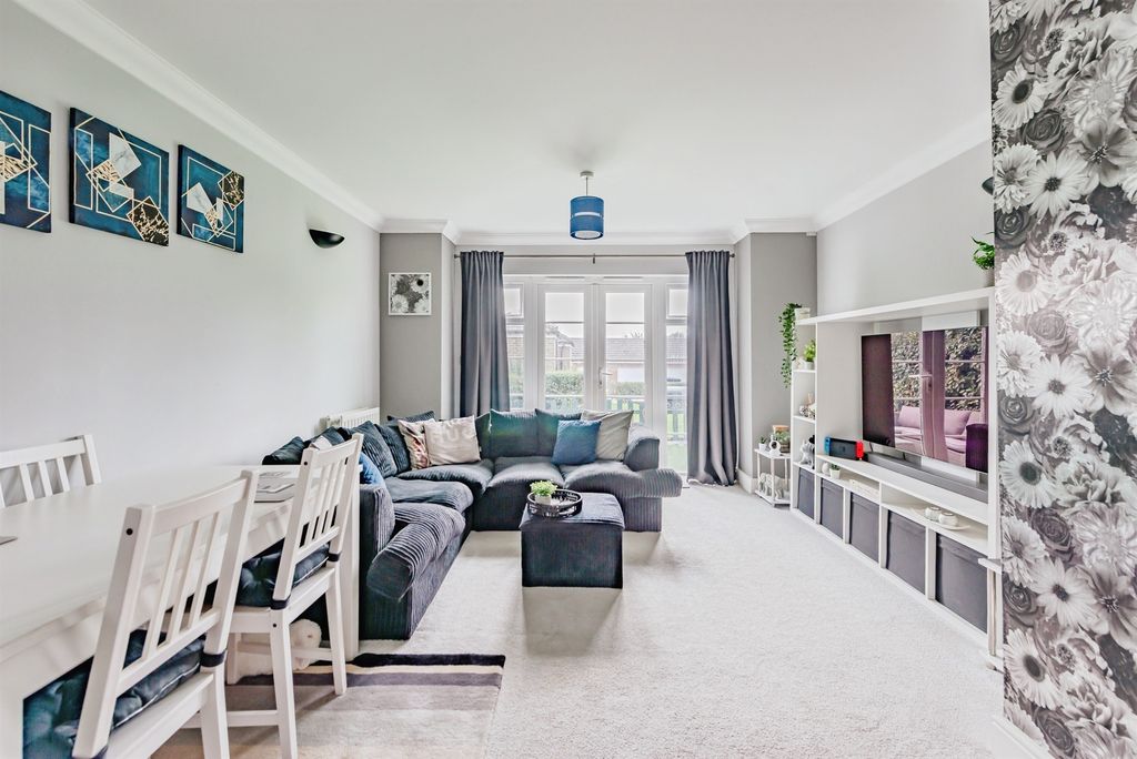 Property photo 3 of 18