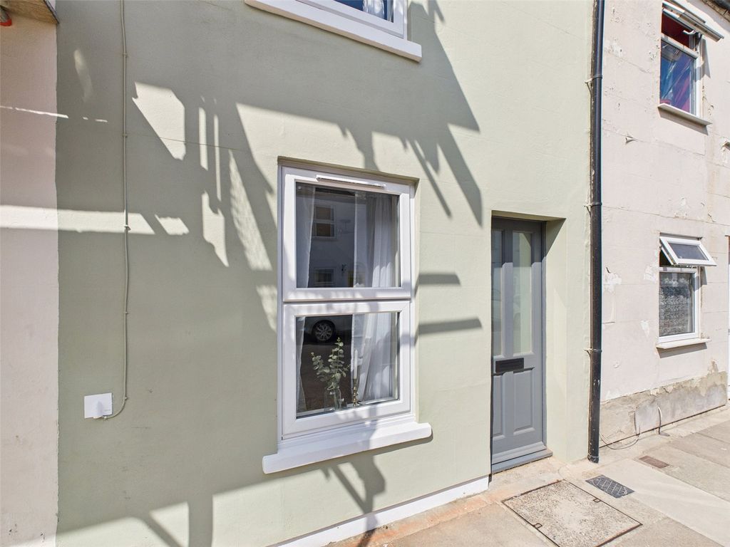 Property photo 1 of 18 Picture No. 05