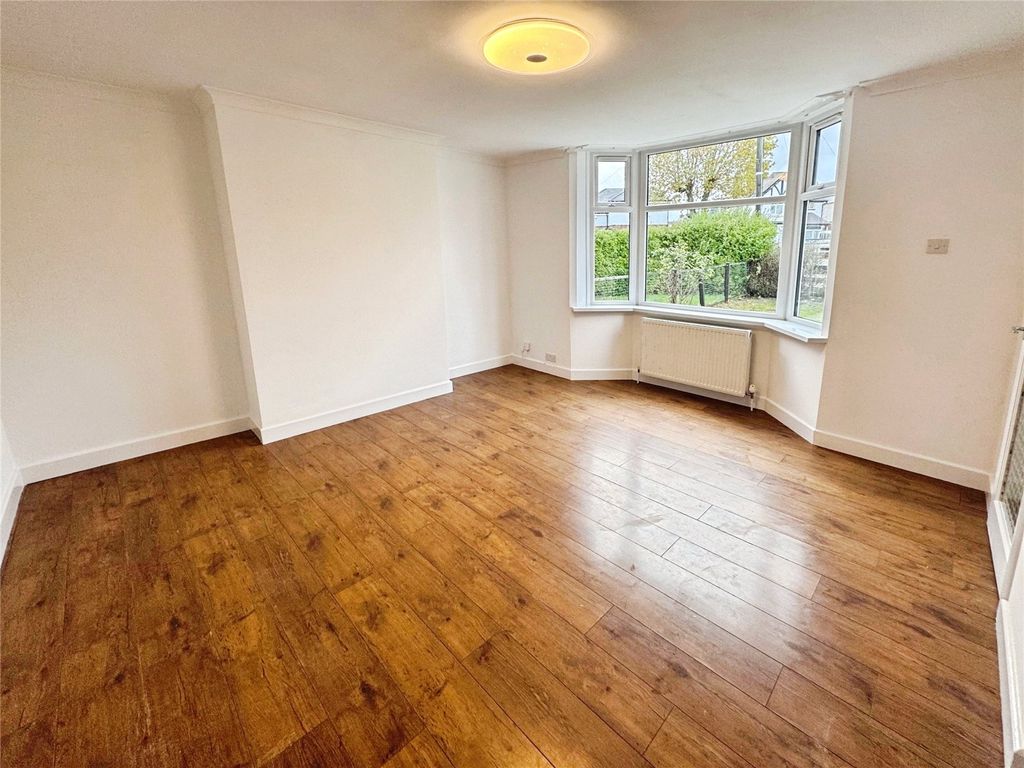 Property photo 3 of 23 Picture No. 10