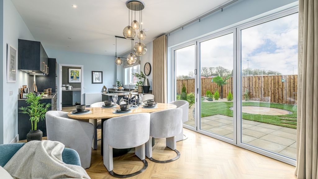 Property photo 1 of 16 Millgate Lawns, Winchburgh