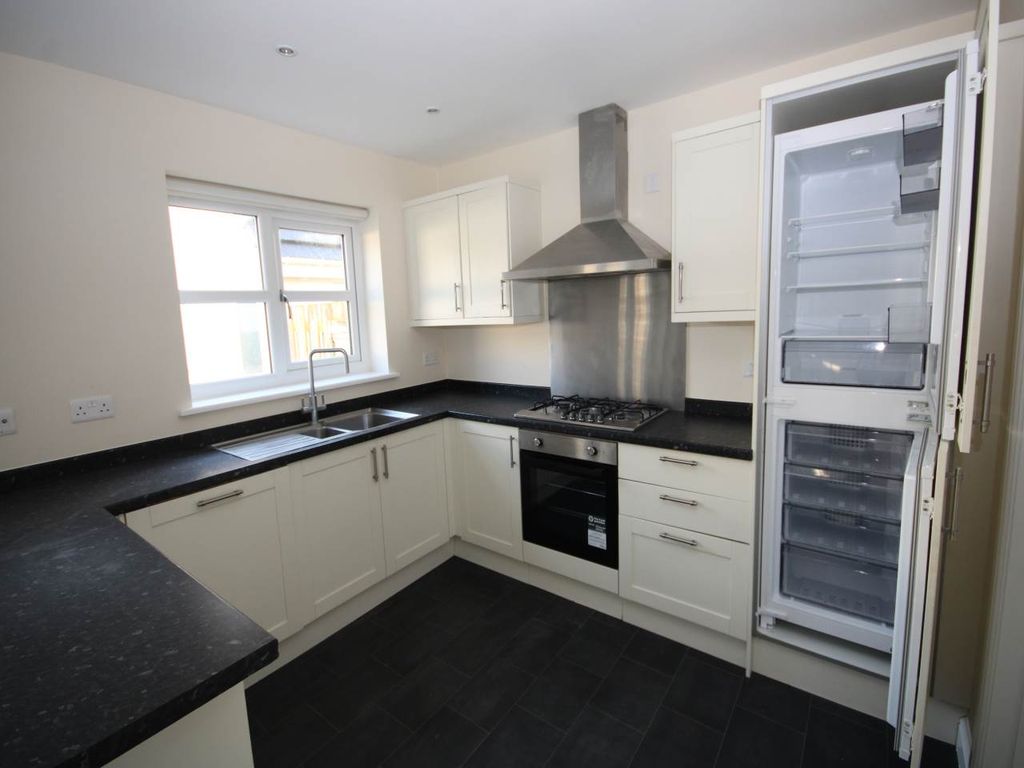 Property photo 2 of 18 Kit 2