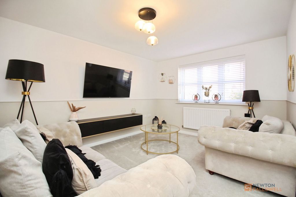 Property photo 3 of 23