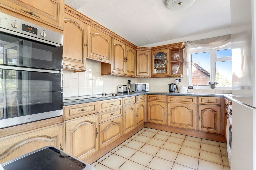 Property photo 2 of 24