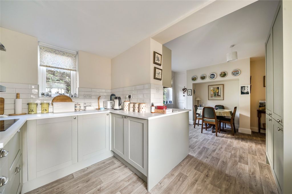 Property photo 2 of 19 Kitchen