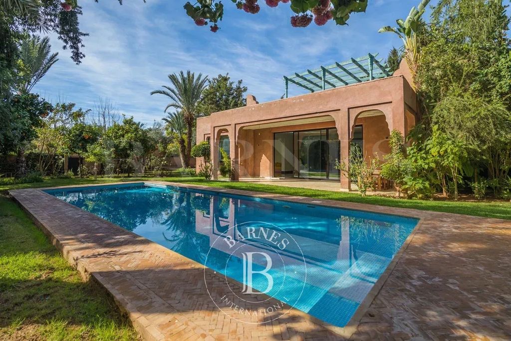 Property photo 1 of 35 Swimming Pool