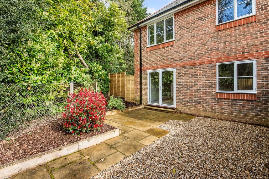 Property photo 2 of 18 Photo 1